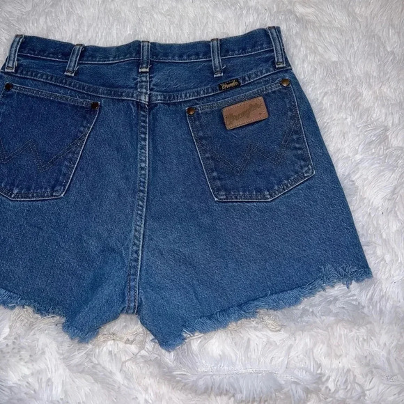Wrangler Denim Cutoff Shorts measure 30” waist Dark Wash Western - Picture 1 of 4
